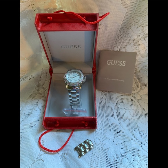 Guess Watch pink heart rhinestones Y2k - Picture 3 of 4